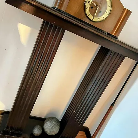 Antique Charm 2 Bedroom Apartmán